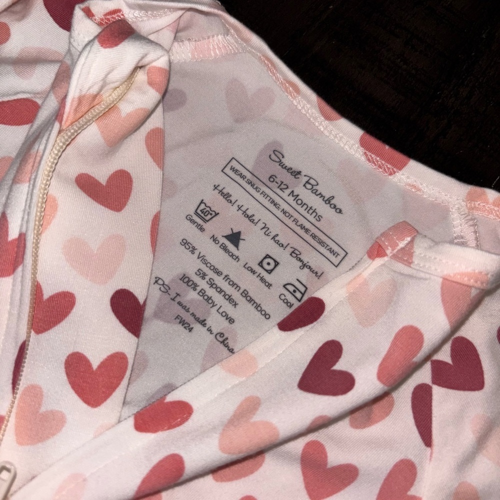 SWEET BAMBOO ZIPPER FOOTIE - PINK HEARTS Mulitple sizes available - Picture 3 of 6